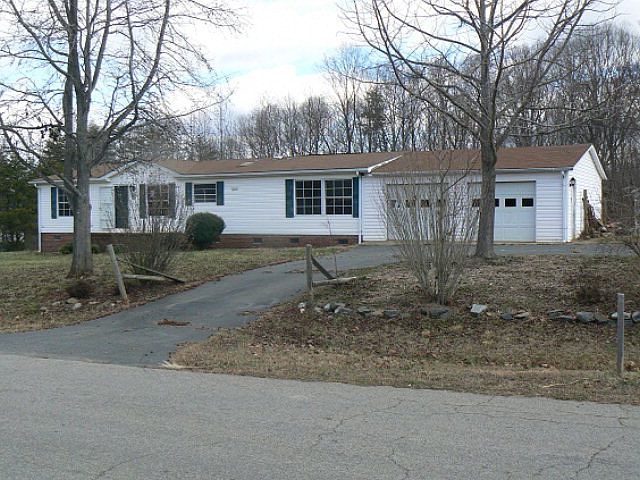 1st image of 393 Red Oak Dr