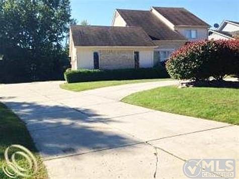 Wide & Circular Driveway