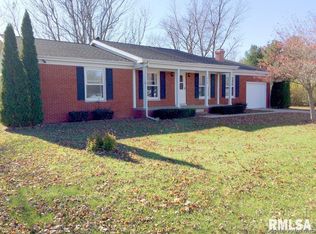 418 E Walnut St, Dawson, IL 62520