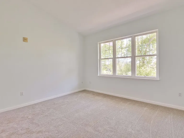 453 E Okeefe St #307 — Photo 6
