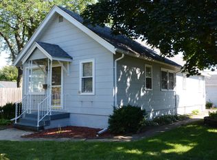 137 W Wabash Ave, Waukesha, WI 53186