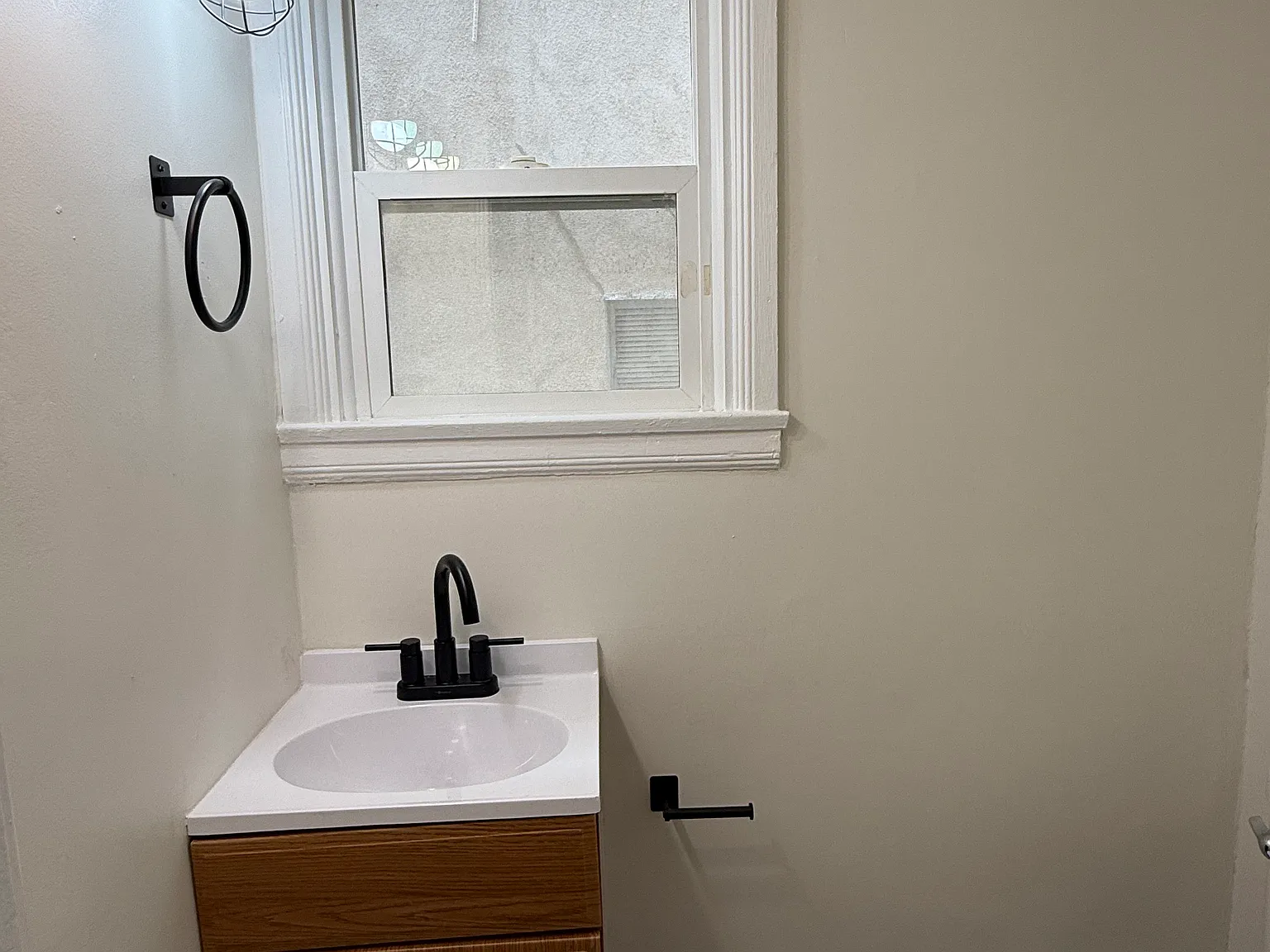 3 bed, 700 sqft, $4,500 — Photo 4