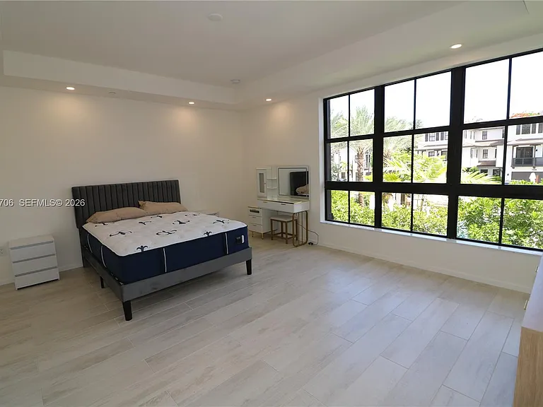 7504 SW 100th St #17 — Photo 11