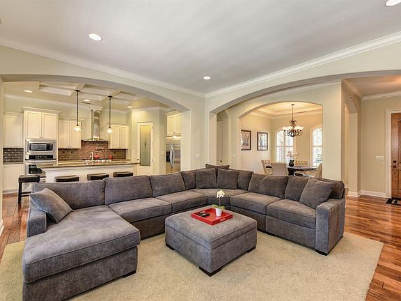 3rd image of 148 Chimney Bluff Ct