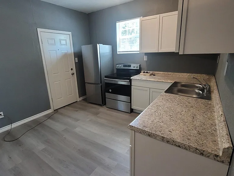 513 E Caney St #I — Photo 9