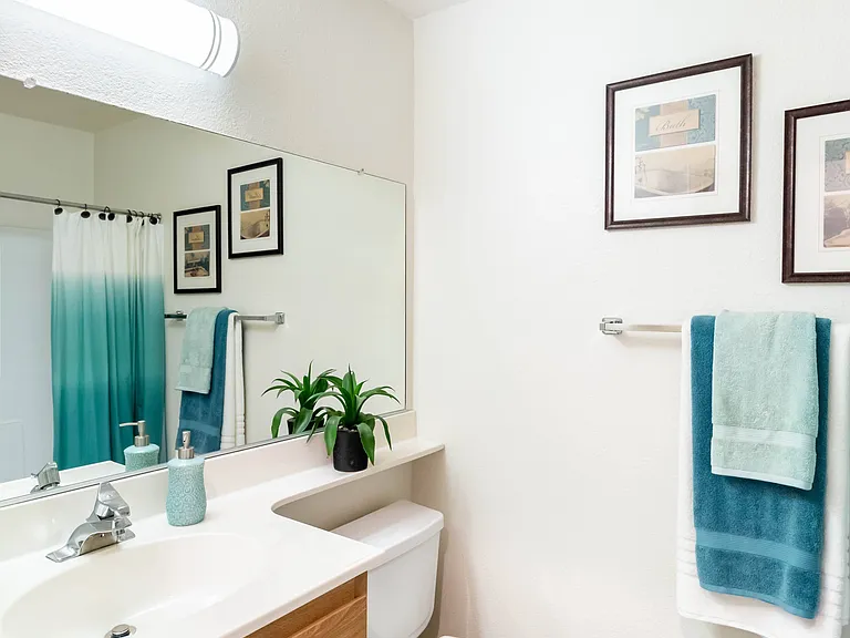 Chaparral Apartments — Photo 32