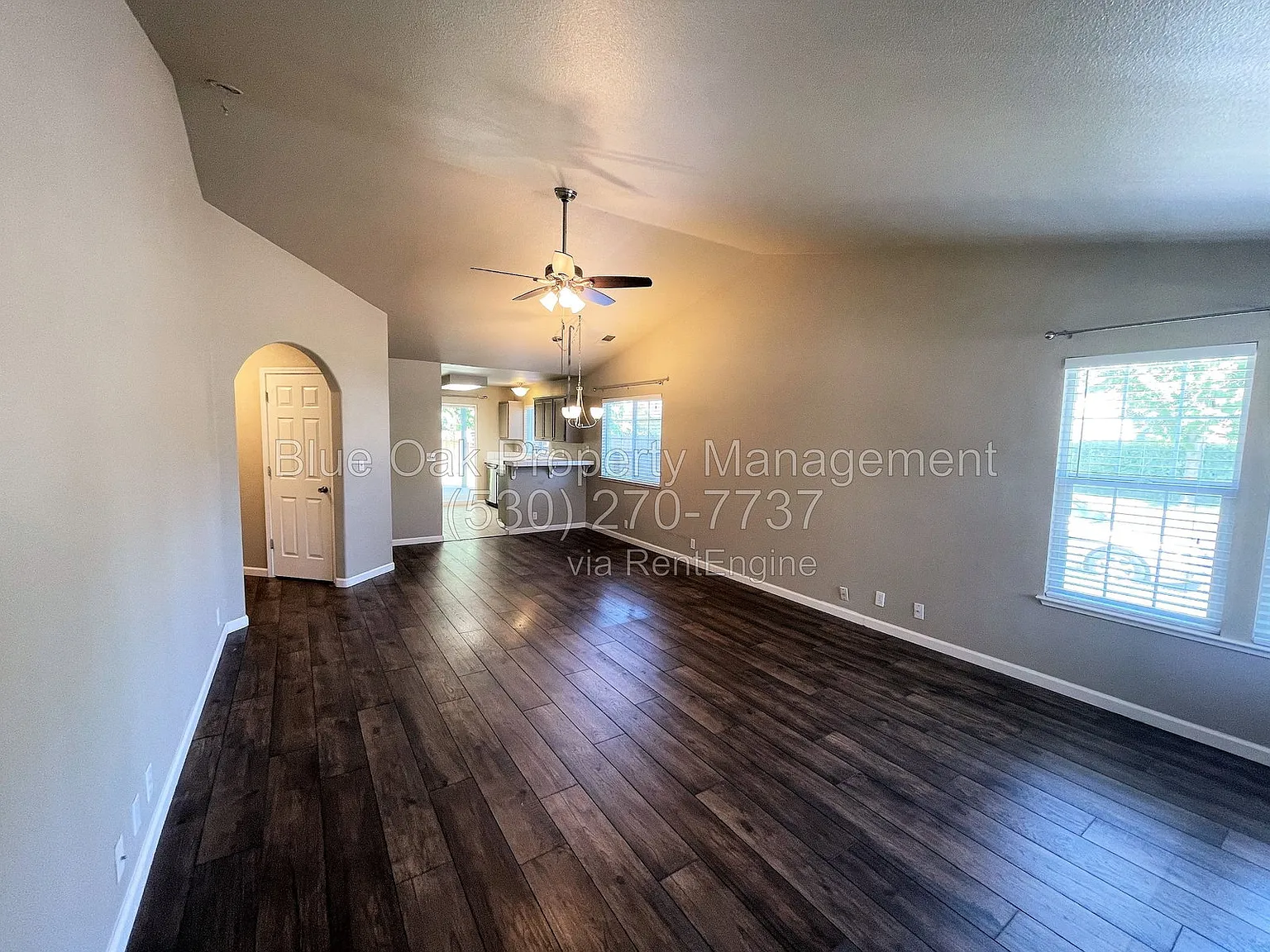 3 bed, 2.0 bath, 1215 sqft, $2,195 — Photo 2