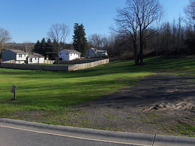 2nd image of 102 Schuyler Dr
