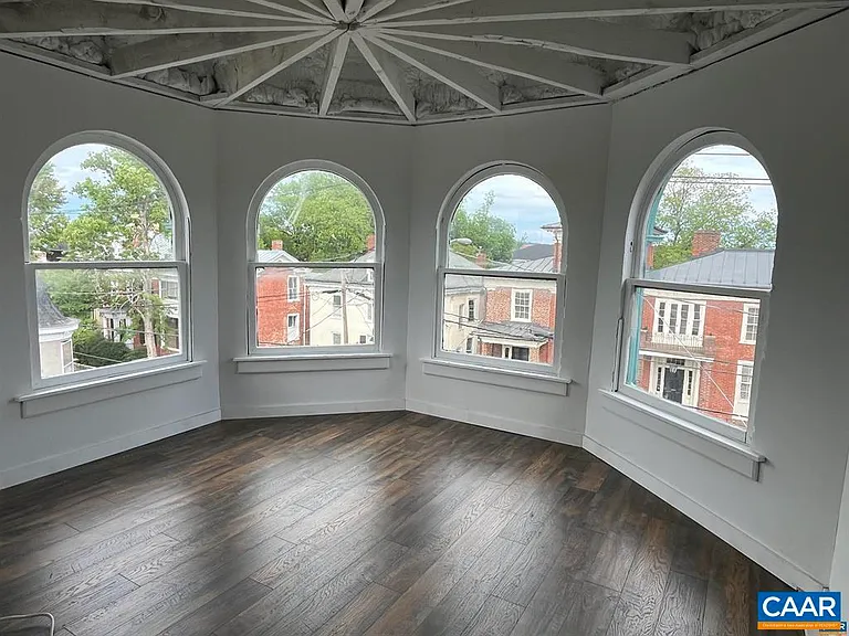 409 Park St — Photo 36