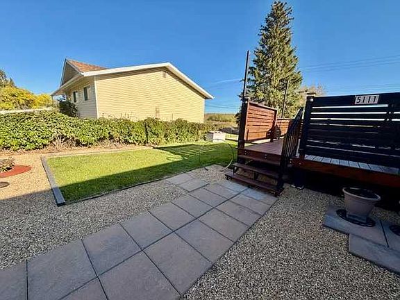 4th image of 5111 SW 48th St