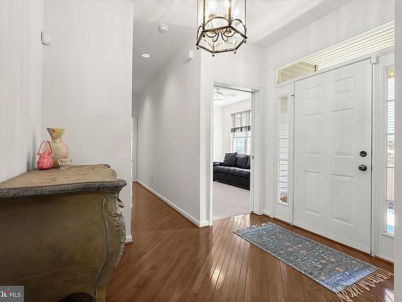 3rd image of 320 Chalk Hill Dr