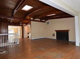 7700 Cindy Ln, Bethesda, MD 20817