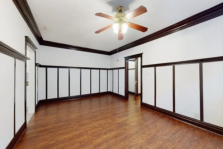 4859 S. Champlain Avenue — Photo 31
