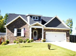 16 Francis Ln, Bella Vista, AR 72715
