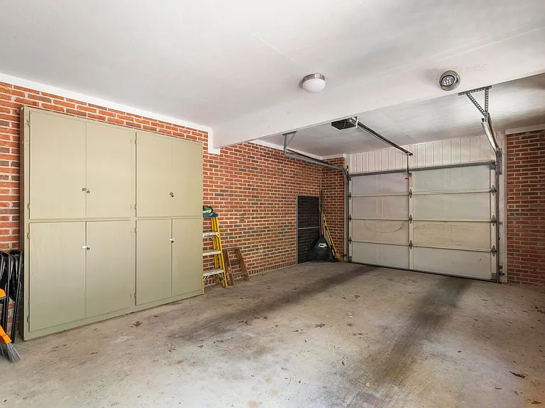 566 Homewood Dr — Photo 7
