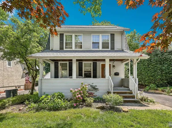 290 W Clinton Ave, Tenafly, NJ 07670