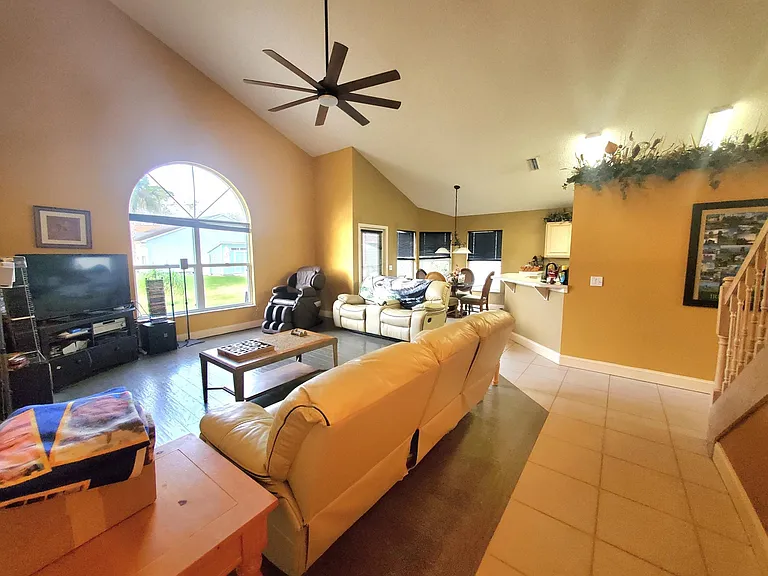 1104 Plover Pl — Photo 3
