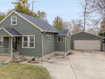 224 East HARDING DRIVE, Appleton, WI, 54915