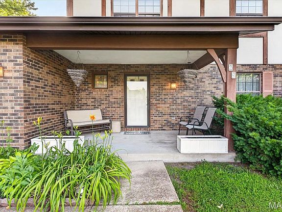 4th image of 29 Marilyn Cir