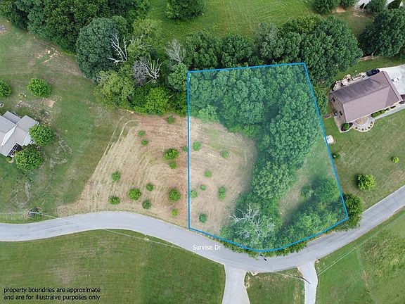 3rd image of 19 Sunrise Dr