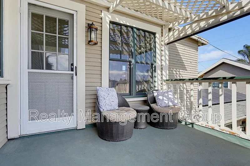 1 bed, 1.0 bath, 450 sqft, $2,000 — Photo 1