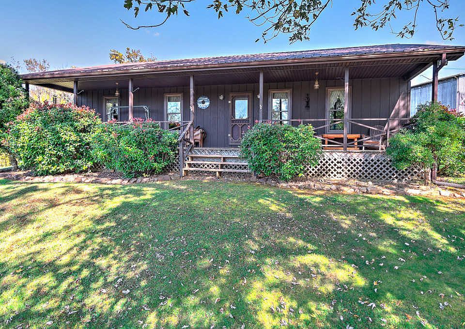 1st image of 860 Browns Cir