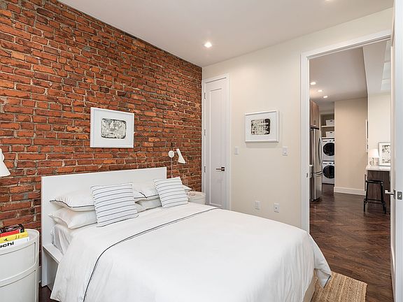 5th image of 921 Washington Ave #846