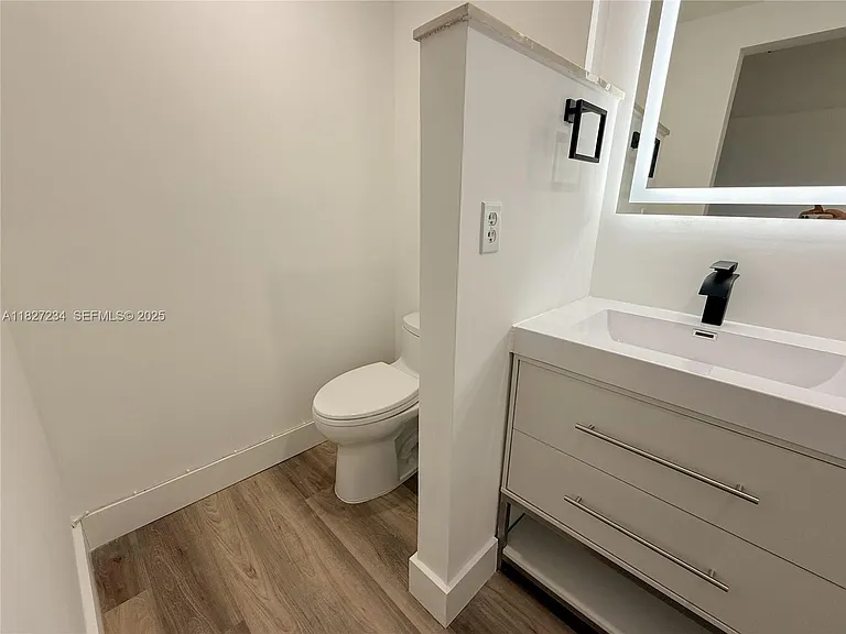 9355 SW 8th St #402 — Photo 15
