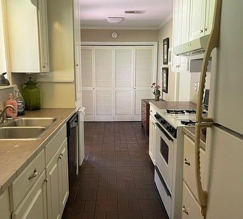 3rd image of 512 S Plantation Dr