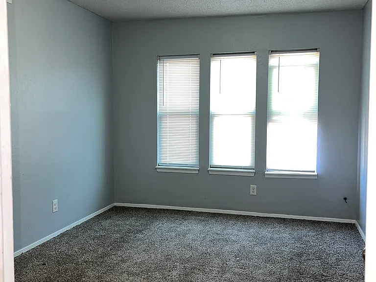 10605 Cuatro Vistas Dr #C — Photo 16