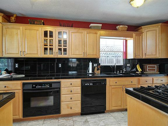2nd image of 2332 Maywood Ave