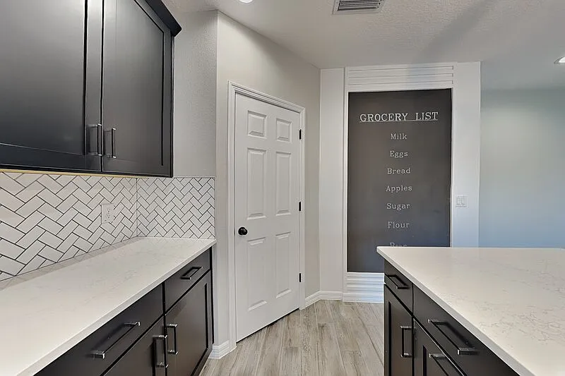 4 bed, 2.0 bath, 1819 sqft, $2,599 — Photo 4