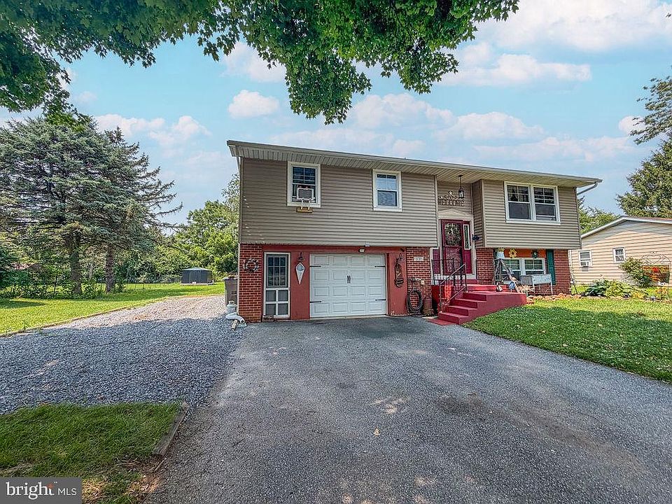 1st image of 108 Maple Dr