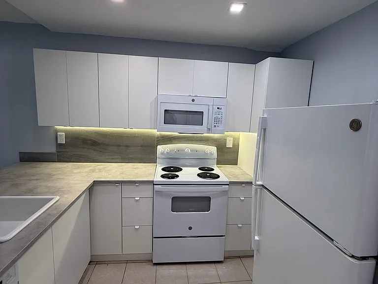 16465 NE 22nd Ave #105 — Photo 7