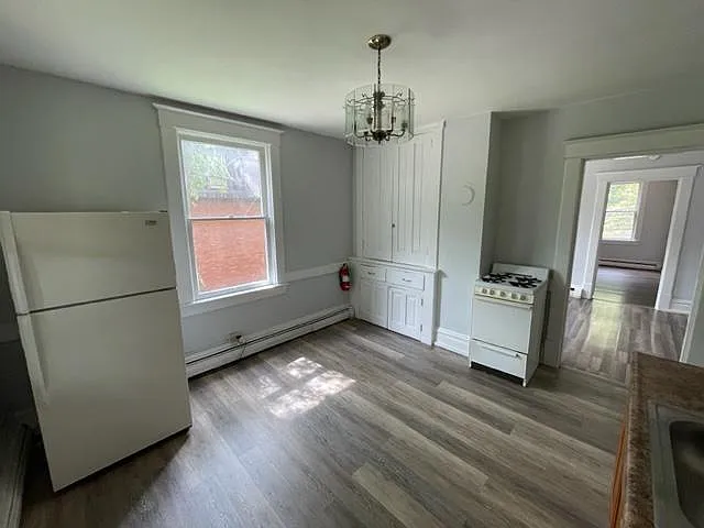39 Kenmore Ave Floor 2 photo 1