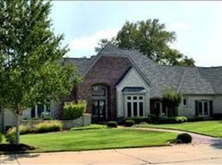 17708 Horse Creek Ct, Chesterfield, MO 63005