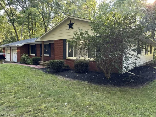 7249 Regal Dr, Conneaut, OH 44030