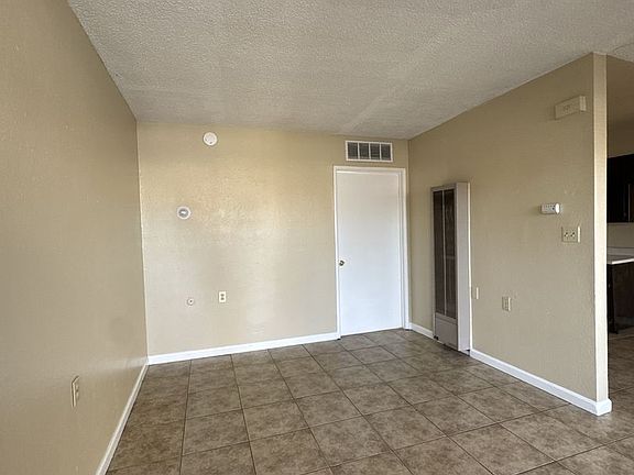 3rd image of 809-819 N Floral St