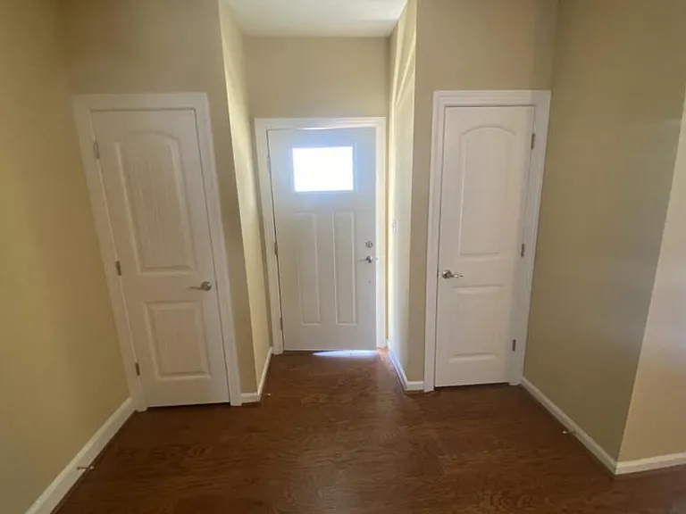 204 Capital St — Photo 15