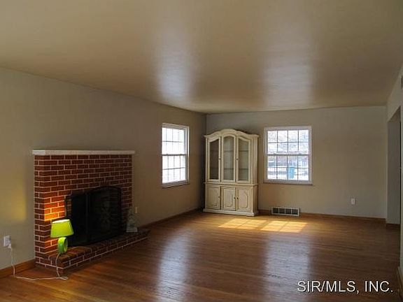 4th image of 2655 Edison Ave