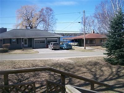 3rd image of 3328 N Lakeshore Dr
