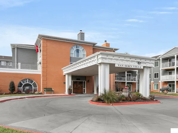 3001 S 51 Street Ct #275, Lincoln, NE 68506