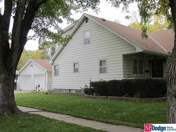 2nd image of 1405 N Irving St