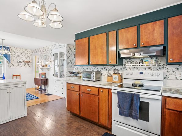16 Bible Hill Road, Bennington, NH 03442