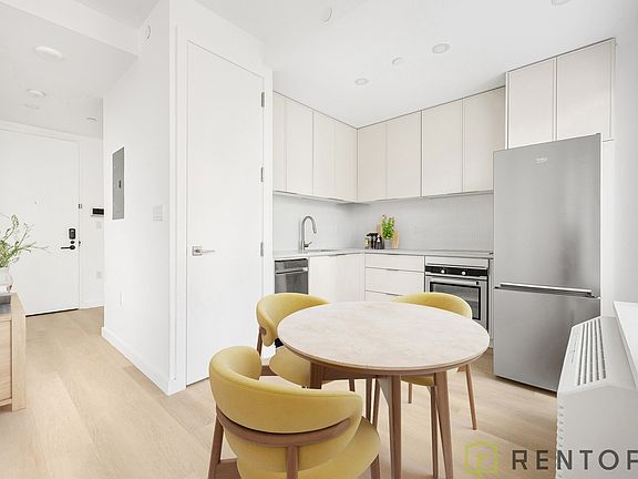 5th image of 150 Lawrence St #2401