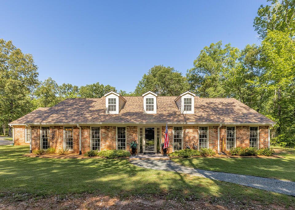 1st image of 144 Linda Ln