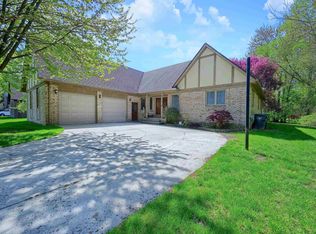 26232 Coleridge St, Harrison Township, MI