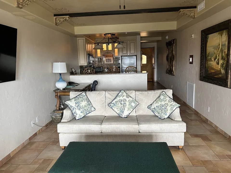 935 Beach Dr #ID1267843P