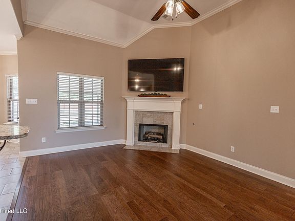 3rd image of 8233 Ashton Ln