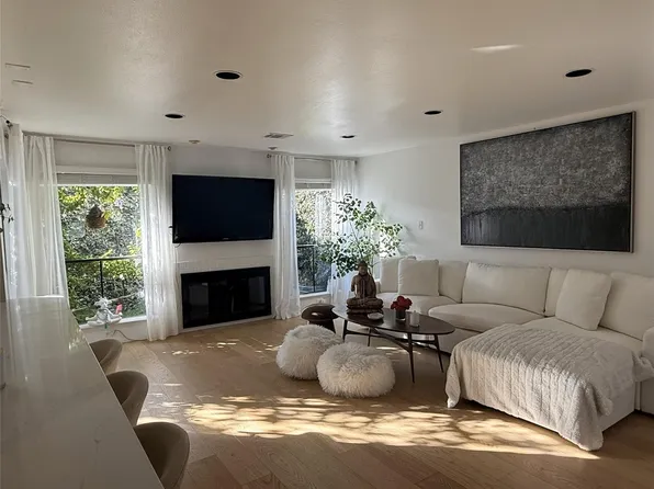 1914 Augusta Dr APT 16, Houston, TX 77057